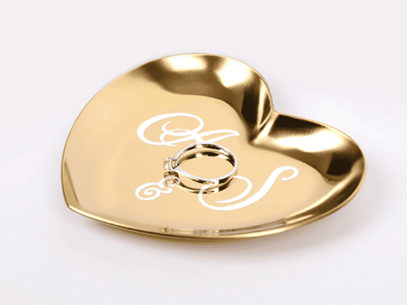 Petit plateau porte bague, range bijoux avec initiales couple - Souvenir de mariage