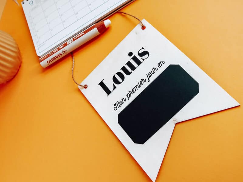 Pancarte personnalisée Rentrée des classes - "Mon 1er jour d'école en..."