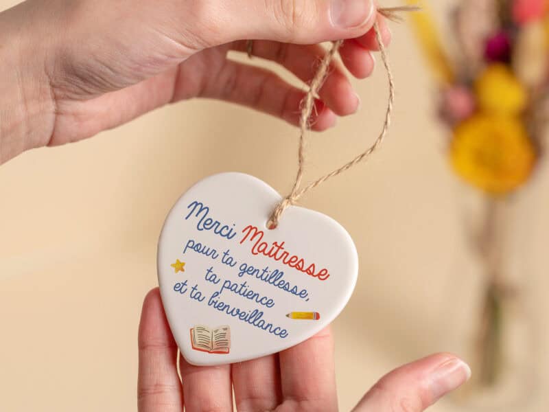 Ornement personnalisé pour cadeau maîtresse/maître/ATSEM/Nounou « Merci pour ta gentillesse, ta patience et ta bienveillance » Ornement personnalisé pour cadeau maîtresse/maître/ATSEM/Nounou "Merci pour ta gentillesse, ta patience et ta bienveillance"
