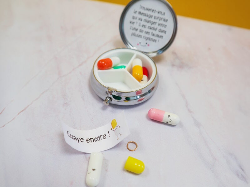 Boîte à pilules pour annonce grossesse, demande de témoin, demande de parrain/marraine - boîte surprise avec message secret personnalisé