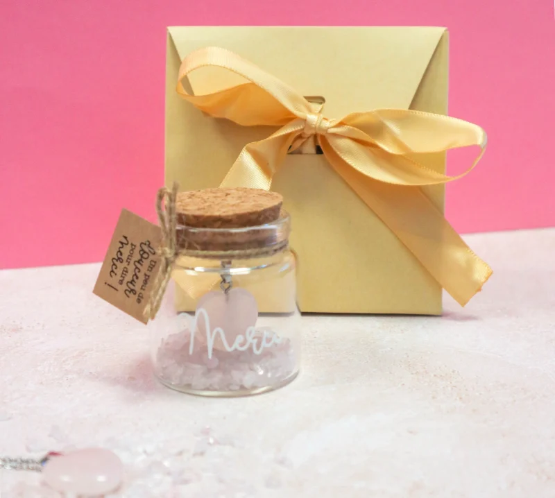 Fiole cadeau merci avec cœur en quartz rose et éclats de pierre naturelle