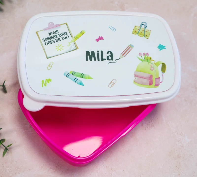 Boîte à goûter personnalisée enfant rose ouverte avec couvercle personnalisé