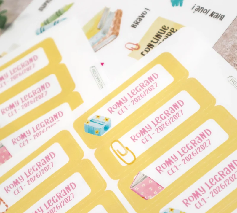 Étiquettes prénom et classe personnalisées pour l’école – coloris rose