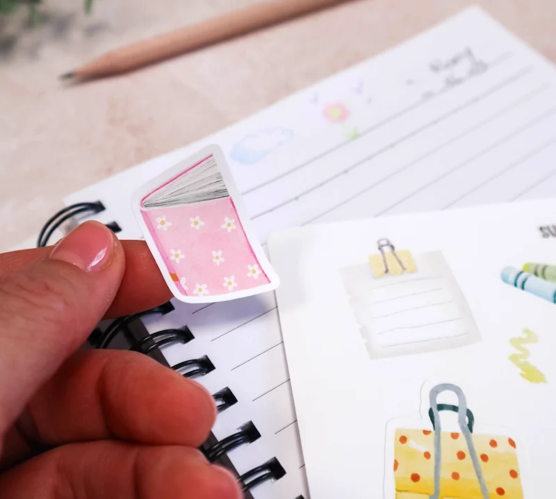 Sticker décoratif cahier assorti aux étiquettes scolaires personnalisées